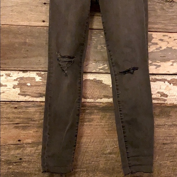 Madewell 9” Rise Black Raw Hem Jeans - Picture 4 of 13
